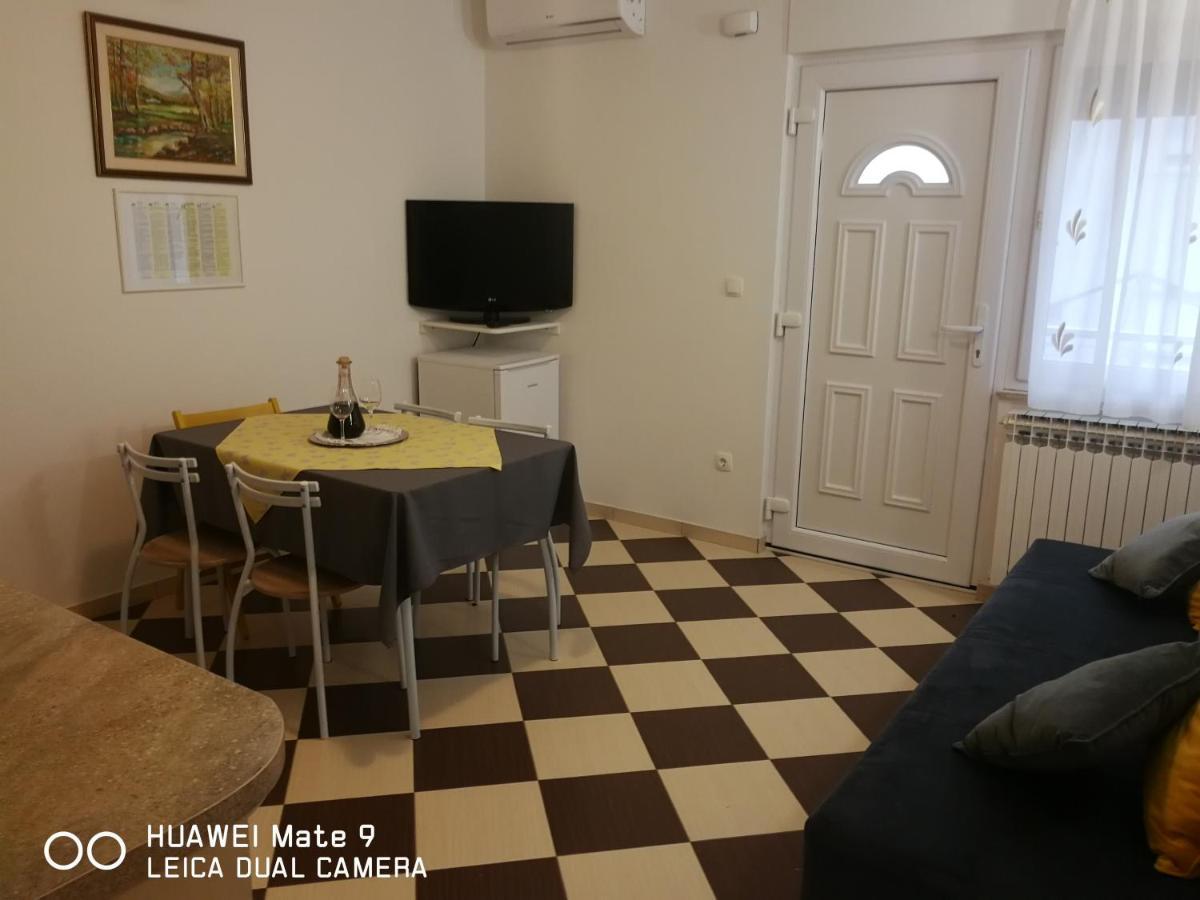 Angelina Apartman Kastela Exterior photo